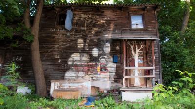 Другой Нижний: непарадные улицы, деревянные кварталы, стрит-арт Другой Нижний: непарадные улицы, деревянные кварталы, стрит-арт