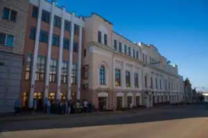 С гидом-историком — по Спасской улице Кирова С гидом-историком — по Спасской улице Кирова