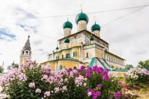 Тутаев: вдоль Волги по Романовской стороне