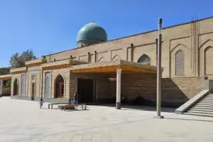 «Заглядывая в окна» — автопешеходная экскурсия по Ташкенту - 5