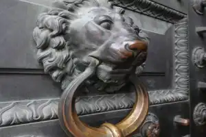 Нетривиальная прогулка по forbes-адресам старого Петербурга - 12