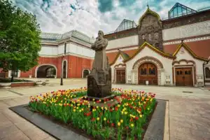 Групповая экскурсия по Замоскворечью + посещение Третьяковской галереи (билеты включены)