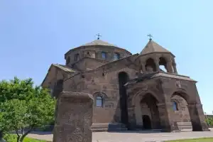 Эчмиадзин — храмы, музеи и необычный парк - 17