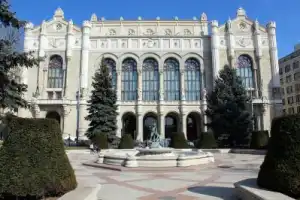 Самые красивые площади Пешта - 8