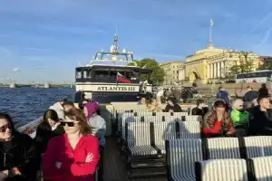 Вояж на элитном теплоходе в сопровождении гида и живой музыки - 21