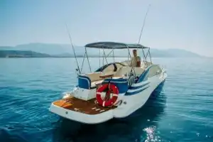 Прогулка на яхте Velvette 29 в Адлере - 4