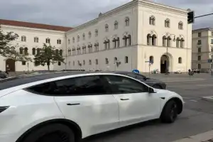 Главное в Мюнхене — на Tesla
