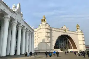 Кто куда, а мы — на ВДНХ!