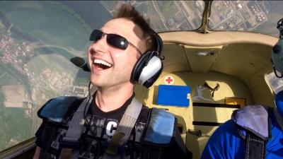 Поведи самолёт над Прагой Поведи самолёт над Прагой