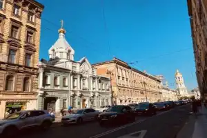 Контрасты Петербурга: дворы и парадные - 7