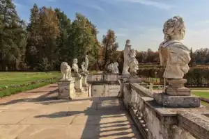 Фривольные сфинксы и пустые склепы: квест-экскурсия без гида и билет в парк усадьбы «Архангельское» - 3