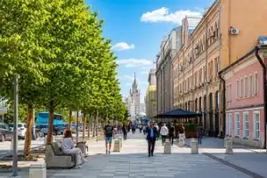 Несерьёзная Москва: о главных достопримечательностях с юмором