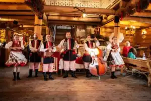 Ужин в национальном ресторане Кракова с шоу-программой