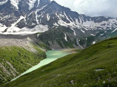 Ледяная поляна Азау и озеро Гижгит из Кисловодска - 8