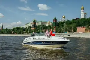 На каютной яхте «Вальяжная» по центру Москвы - 15