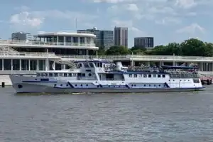 На теплоходе от Крымского моста до Москва-Сити и обратно - 8