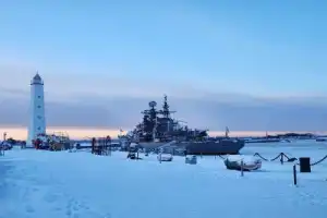 Город-крепость, город-порт: в Кронштадт на метеоре - 19