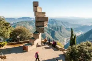 Из Барселоны — в горы Монтсеррата к знаменитому монастырю и Чёрной Мадонне - 3