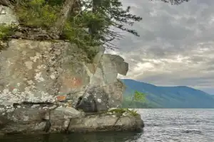 По Телецкому озеру на катере с прогулкой к водопадам - 5