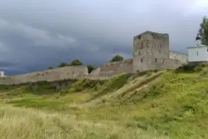 Древняя Русь без тоски: Изборск Древняя Русь без тоски: Изборск