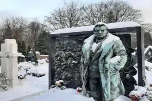 Новодевичье кладбище и Новодевичий монастырь: имена, легенды, судьбы - 23