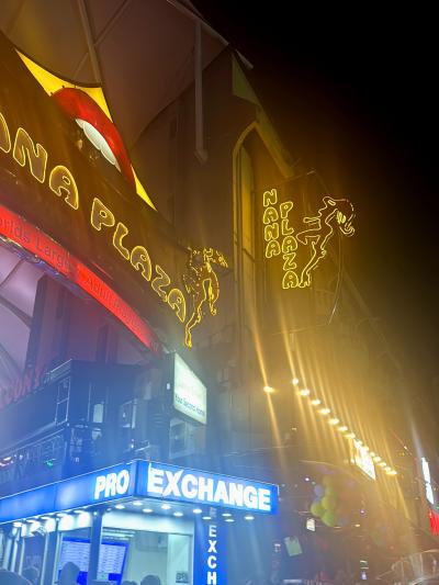 Ночная жизнь Бангкока и легендарный квартал красных фонарей (18+) Ночная жизнь Бангкока и легендарный квартал красных фонарей (18+)