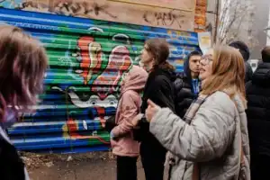 «Мы встретимся там, где нет темноты»: стрит-арт приключение в Нижнем Новгороде «Мы встретимся там, где нет темноты»: стрит-арт приключение в Нижнем Новгороде