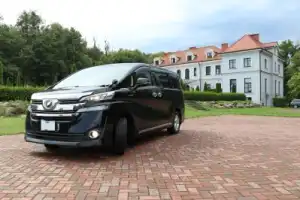 Из аэропорта — в Калининград: трансфер с гидом