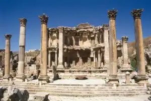 Из Аммана в город Джераш и замок Аджлун Из Аммана в город Джераш и замок Аджлун