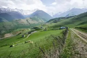 Поездка на джипе по Осетии, треккинг к Зейгалану и ночь под звёздами - 3
