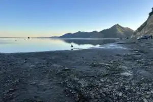 Те самые Тихая и Клоковский: янтарь, бухта, мыс, водопад, ледопад, Тории