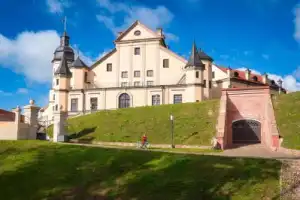 Средневековые замки и усадьбы художников: путешествие по четырём городам Беларуси - 7