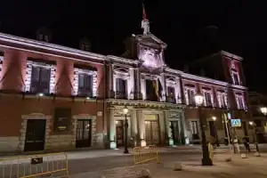 По ночному Мадриду — на автомобиле с панорамной крышей - 3