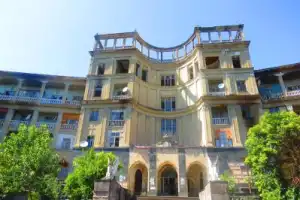 Ничто не вечно. Застывшие канатки Чиатуры и санатории Цхалтубо - 7