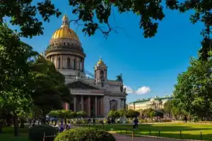 Обзорная экскурсия по Санкт-Петербургу с посещением Исаакиевского собора Обзорная экскурсия по Санкт-Петербургу с посещением Исаакиевского собора