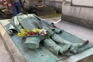 Кладбище Пер-Лашез — пантеон душ (в мини-группе) - 10