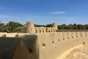 Из Абу-Даби — в Аль-Айн Из Абу-Даби — в Аль-Айн