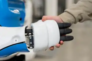 Вперёд в будущее: знакомство с роботами на производстве Promobot - 12
