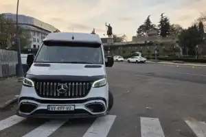 Путешествие из Тбилиси в Казбеги: от крепости Ананури до храма Гергети - 8