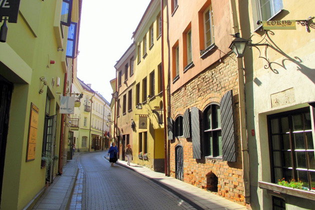 Вильнюс население. Поездки вильнюс. Еврейский вильнюс. Какие школы есть в вильнюсе. Вильнюс старый город.