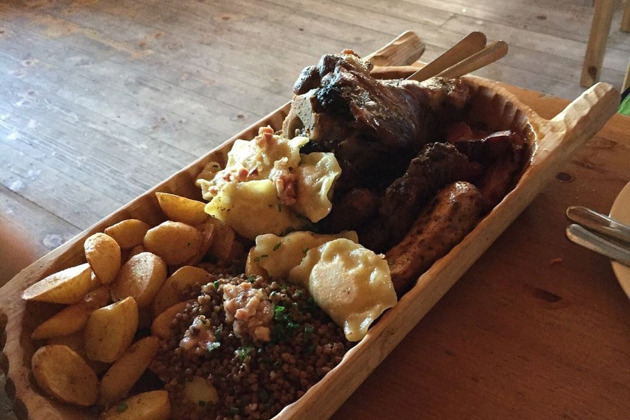 Ресторан с национальной кухней и шоу-программой. - 6