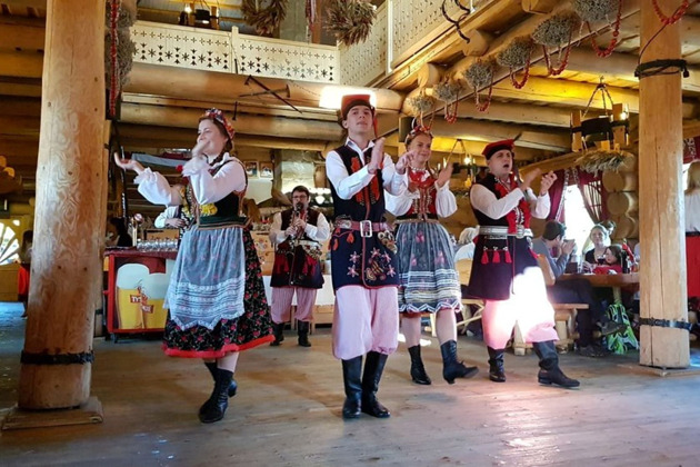 Ресторан с национальной кухней и шоу-программой. - 7