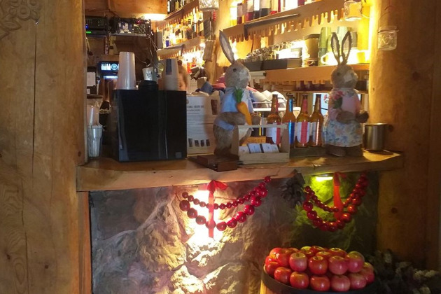 Ресторан с национальной кухней и шоу-программой. - 1