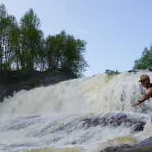 Фьорды и великолепие водопадов Кольского берега зимой и летом!