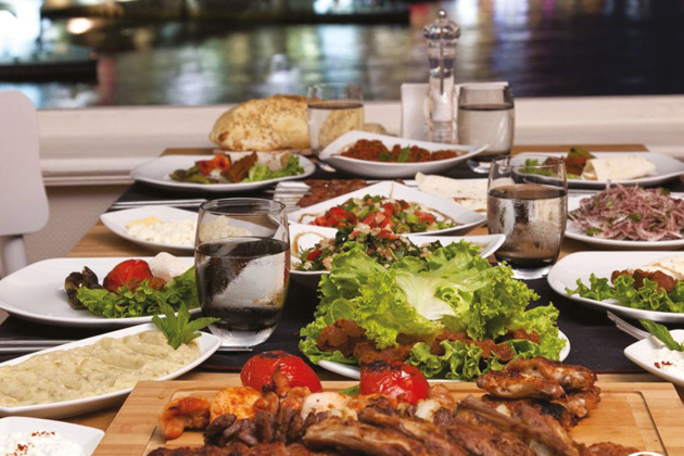 Вечерний 3-часовой круиз по Босфору с включенным ужином и трансфером - 5