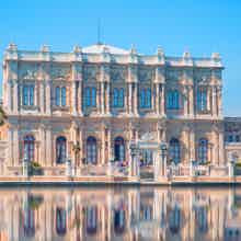 Дворец Долмабахче — сердце османской роскоши: золото, власть и интриги