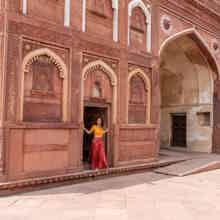 Сказочная фотосессия в настоящем индийском сари (из Дели) Сказочная фотосессия в настоящем индийском сари (из Дели)