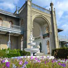 Дворцы и замки Южного берега Крыма: Алупка, Ливадия, Ласточкино гнездо