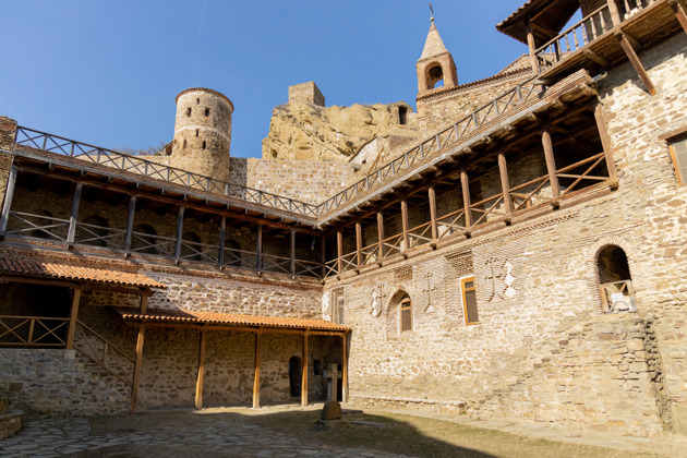 Настоящий офф-роуд: радужные горы Грузии и лавра Давида - 1