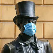 Онлайн-экскурсия на диване: «Жил-был Пушкин: гений в изоляции» Онлайн-экскурсия на диване: «Жил-был Пушкин: гений в изоляции»